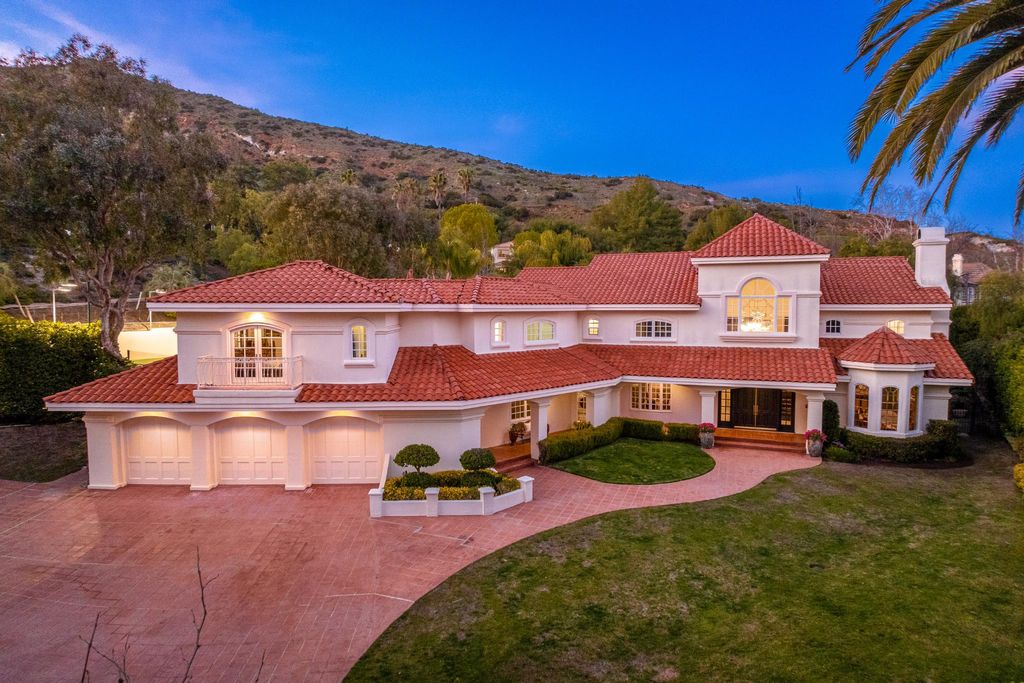 Casa de 668 m2 en venta Agoura Hills, Estados Unidos 128629385