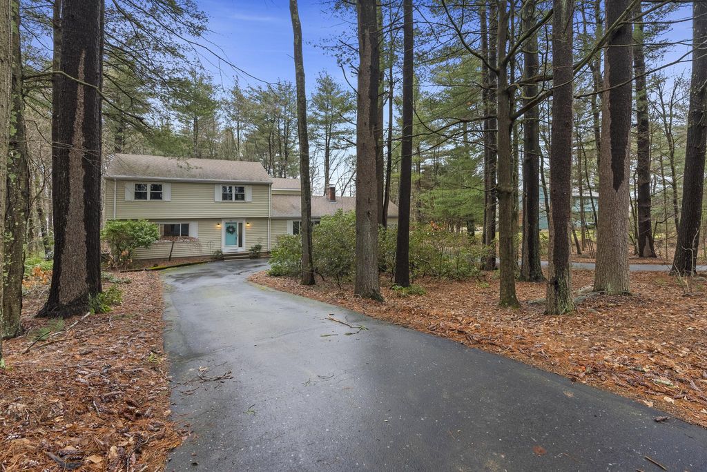 4 bedroom luxury Detached House for sale in Simsbury, Connecticut
