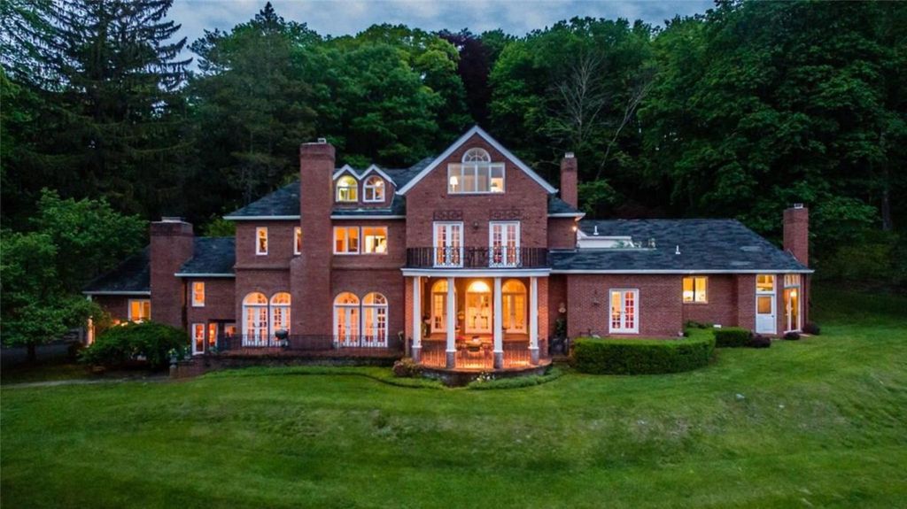 4 bedroom luxury Detached House for sale in Tuxedo Park, New York