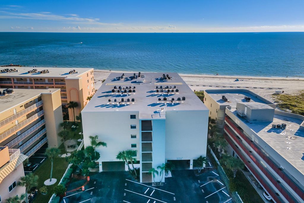 Luxury Flat for sale in Madeira Beach, United States