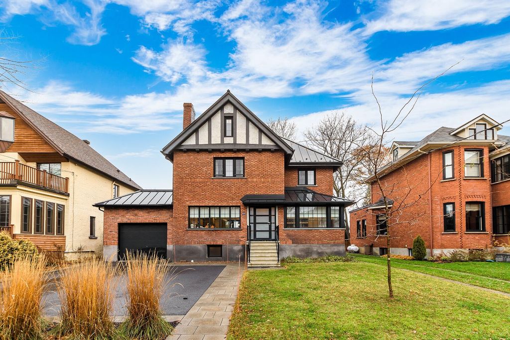 Luxury Detached House for sale in SaintLambert, Montreal, Quebec