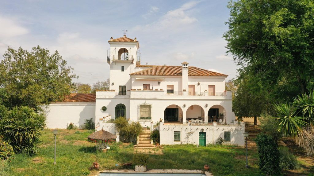 Luxury 9 bedroom Detached House for sale in Hinojos, Huelva, Province