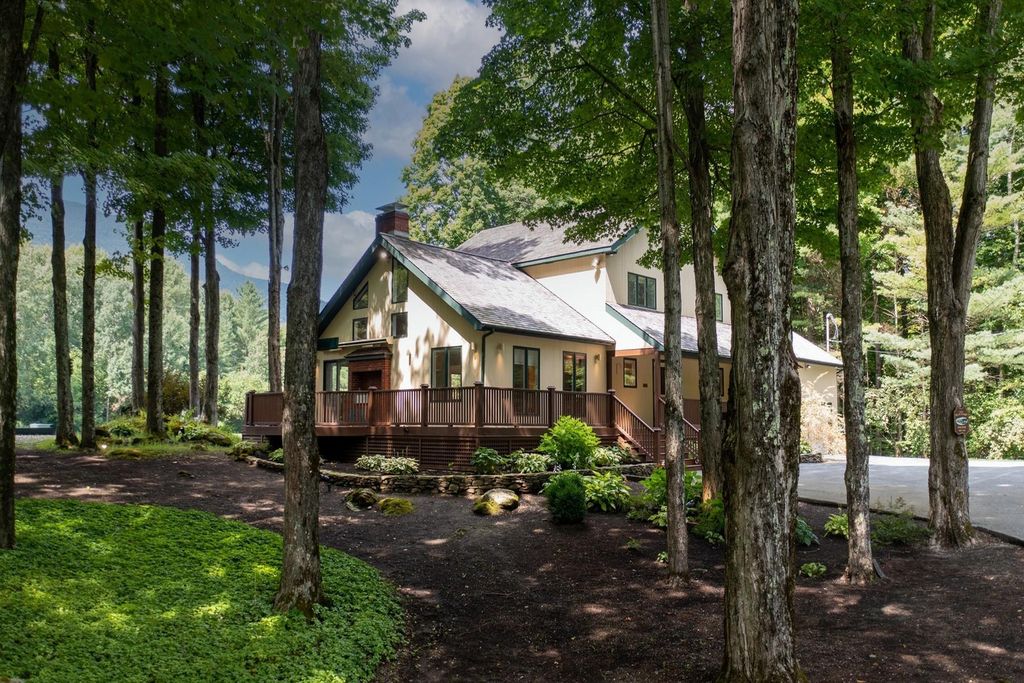 8 room luxury Detached House for sale in Manchester, Vermont