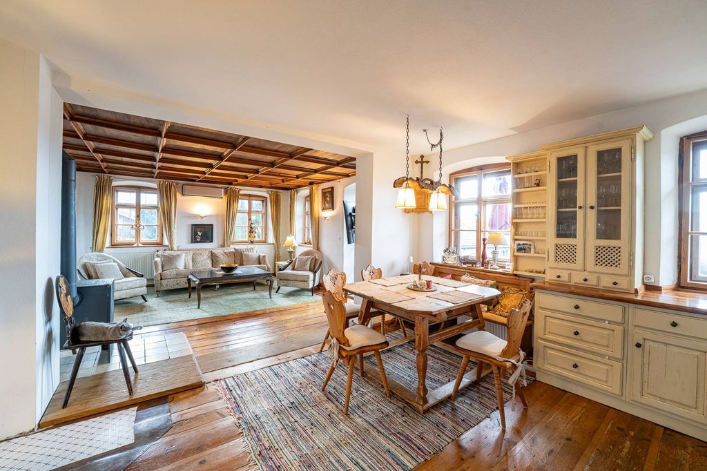 Элитный Загородный дом 14 Комнаты, в продажа Riedering, Бавария