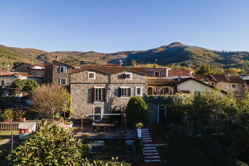 Prestigiosa Casa Semindipendente in vendita Villanova d'Albenga, Liguria
