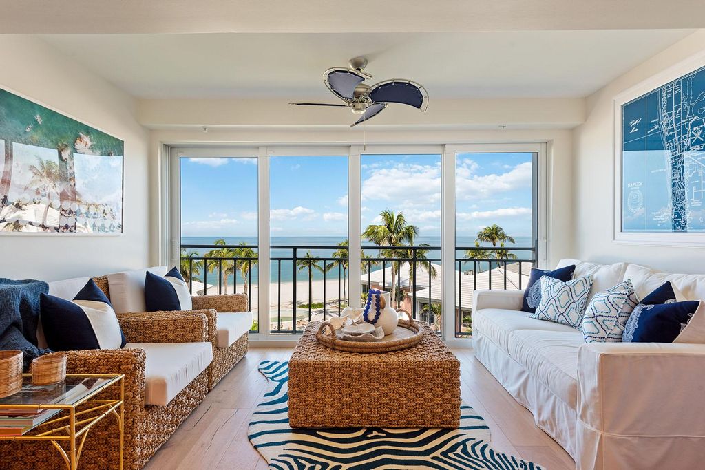 2 bedroom luxury Flat for sale in Naples, Florida