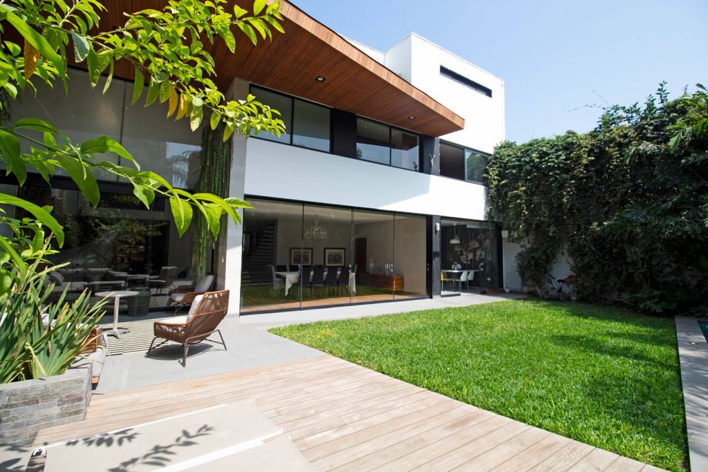 Luxury Detached House for sale in Lima, Provincia de Lima 129145769