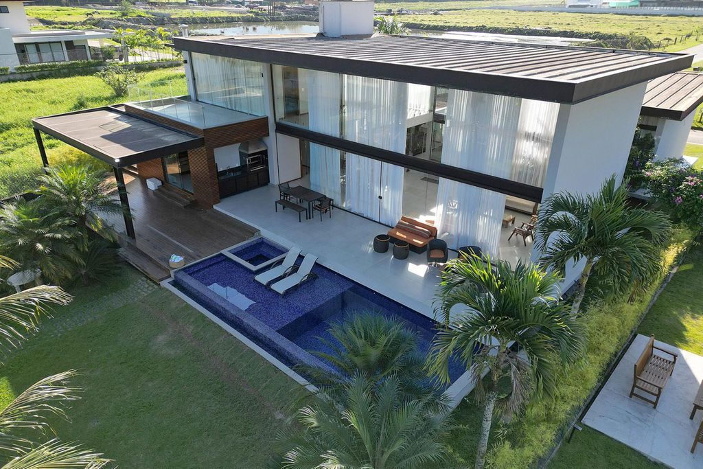 À venda Casa Exclusiva de 480 m2, Mangaratiba, Rio de Janeiro
