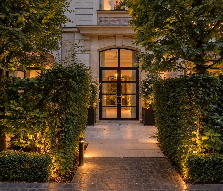 12 room luxury House for sale in Tour Eiffel, Invalides – Ecole Militaire, Saint-Thomas d’Aquin, Paris, Île-de-France - 132979591 - LuxuryEstate.com