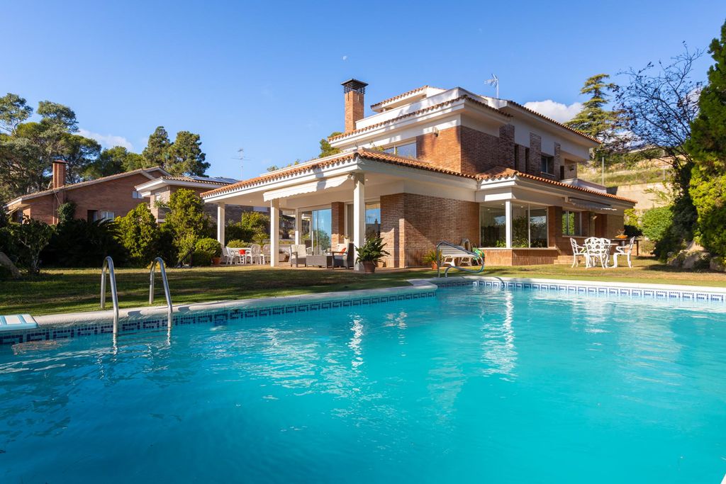 casa-de-583-m2-en-venta-el-masnou-espa-a-129508490-luxuryestate