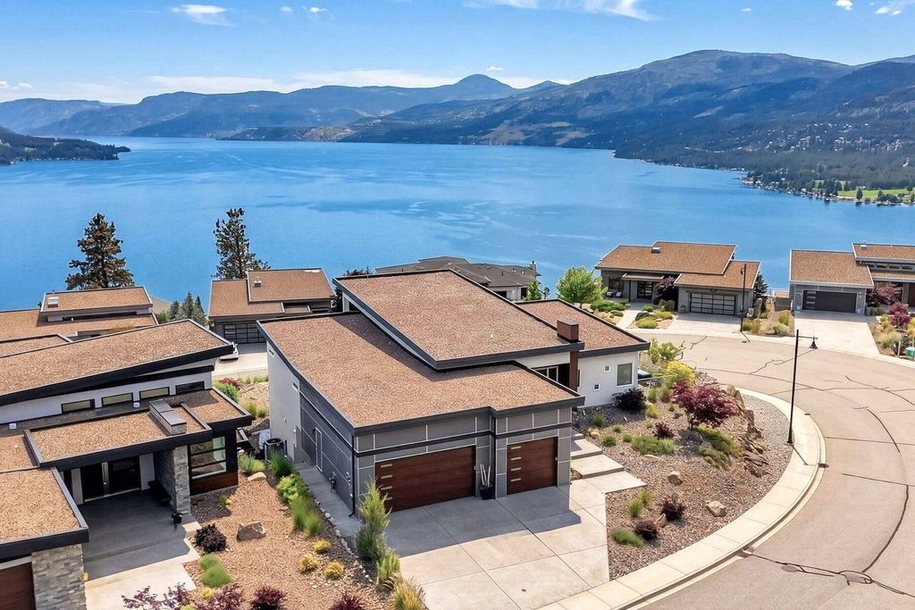 Luxury Detached House for sale in Vernon, British Columbia