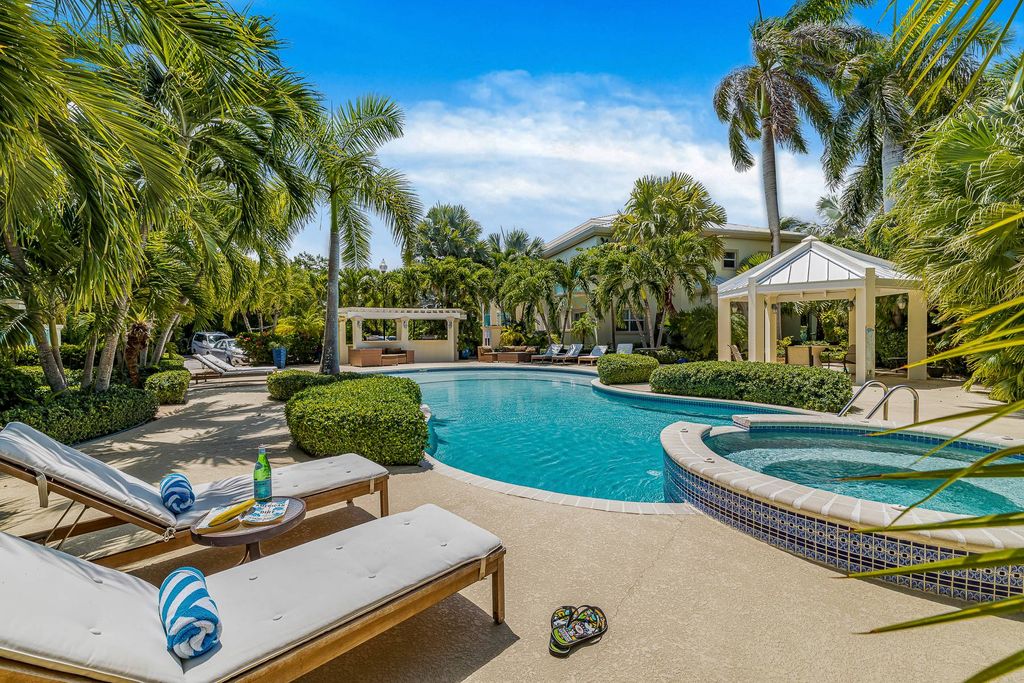 Престижная квартрира в продажа Leeward, Providenciales