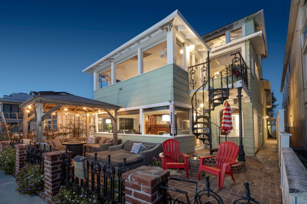 Newport Beach, Californiaの 売却高級アパートメント 129780078