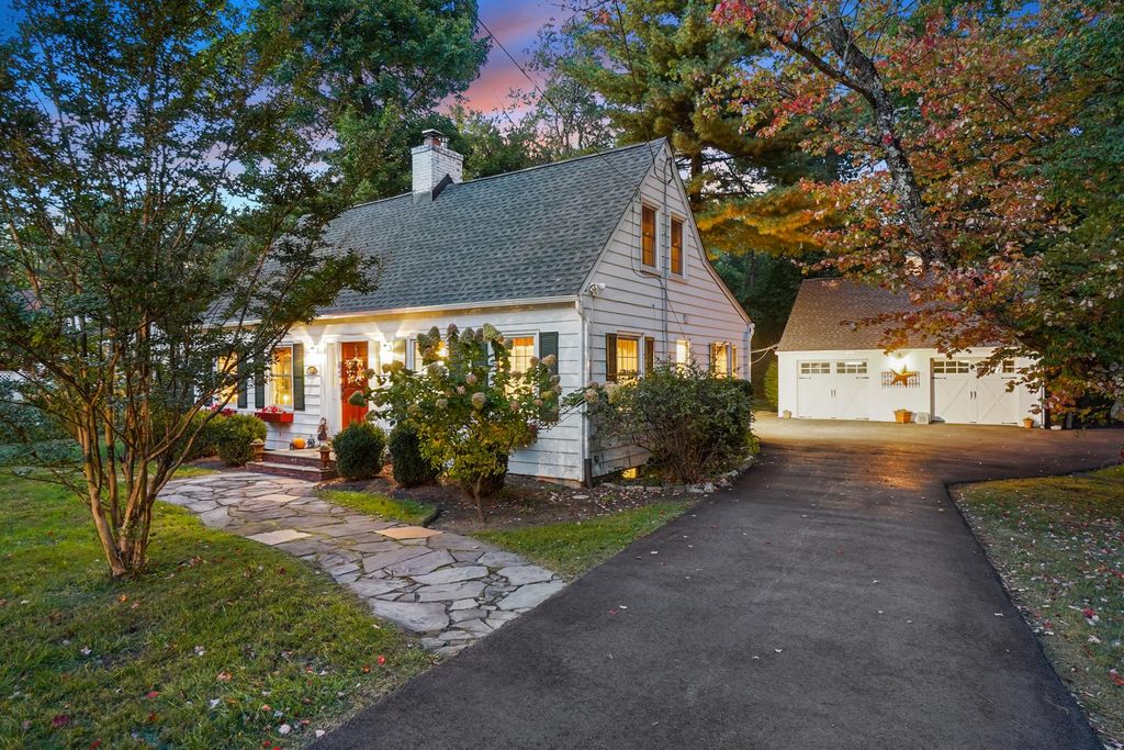 3 bedroom luxury Detached House for sale in Morris Plains, New Jersey