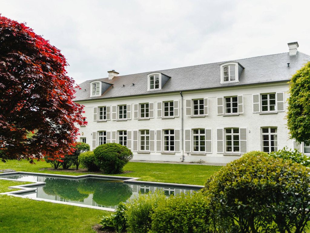 Эксклюзивный Особняк 712 м2 в продажа Sint-Genesius-Rode, Flanders