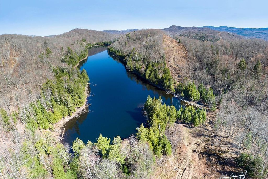 Terrain MontTremblant, Canada 128442756