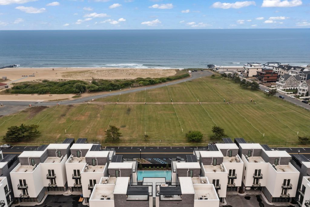 10 room luxury Apartment for sale in Long Branch, New Jersey