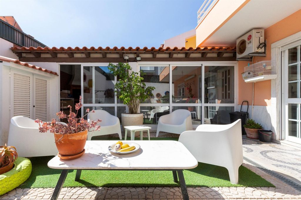 Luxury Detached House for sale in Odivelas, Portugal 128928057