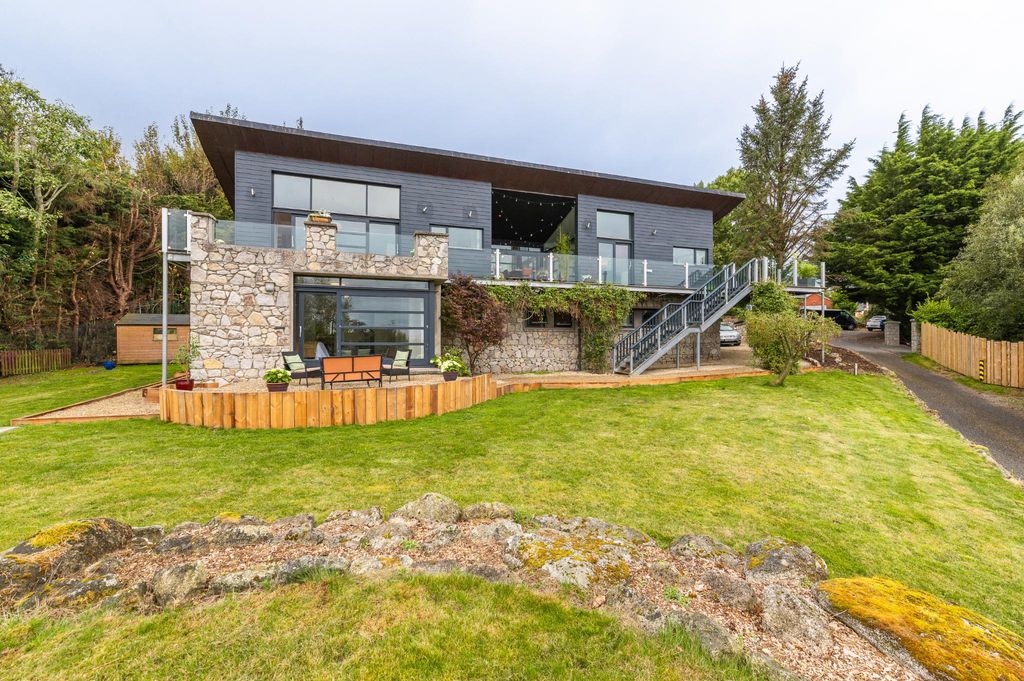 Luxury 6 bedroom Detached House for sale in Ballyogan, Ireland