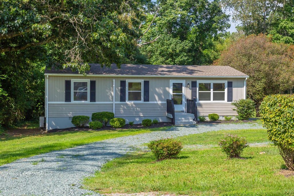 3 bedroom luxury Detached House for sale in Crozet, Virginia