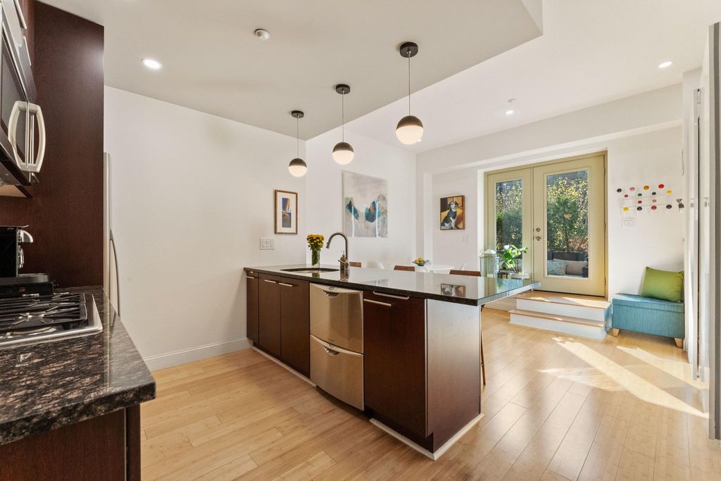 2 bedroom luxury Apartment for sale in Boston, Massachusetts