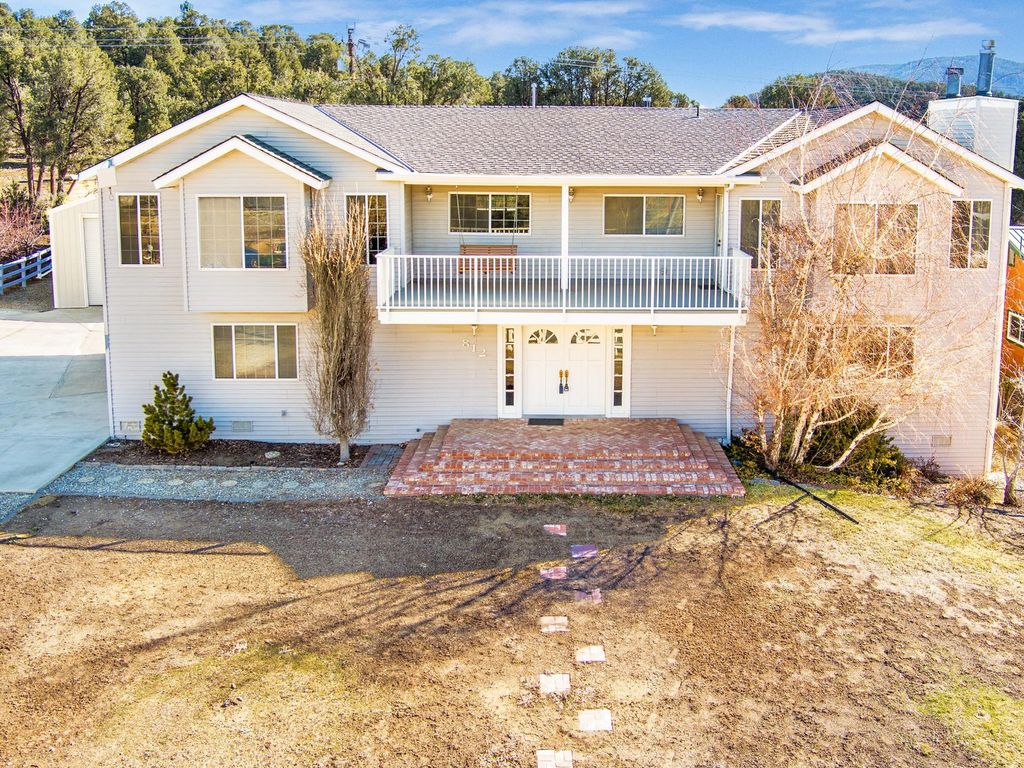 Luxury Detached House for sale in 812 Glenbrook Drive, Frazier Park