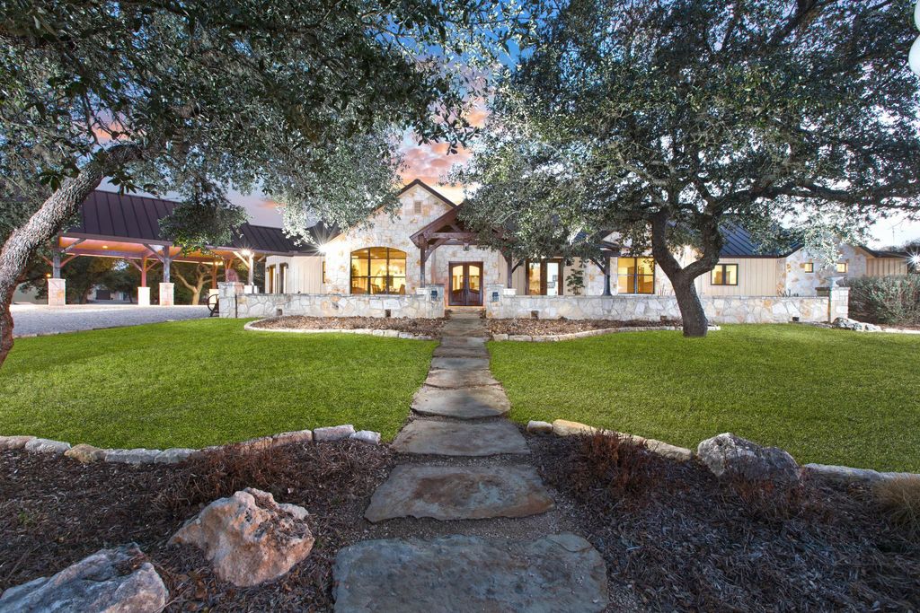7 bedroom exclusive country house for sale in Utopia, Texas 128530946