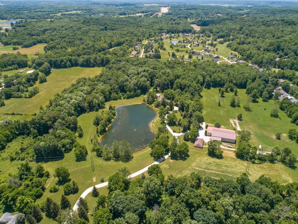 Prestigevolles Einfamilienhaus von 764 m2 zu verkaufen in 2225 E Maple