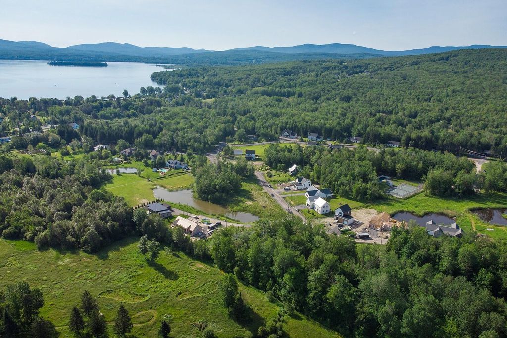 Terreno / Solar en venta LacBrome, Québec 129021471