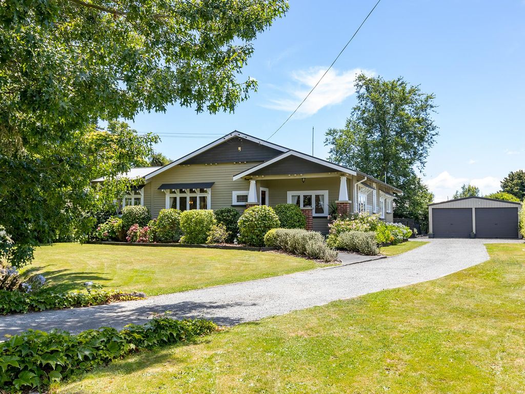 3 room luxury Detached House for sale in 71 Te Ore Ore Road, Lansdowne