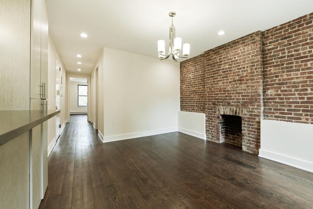 17 room luxury Townhouse for sale in New York, United States
