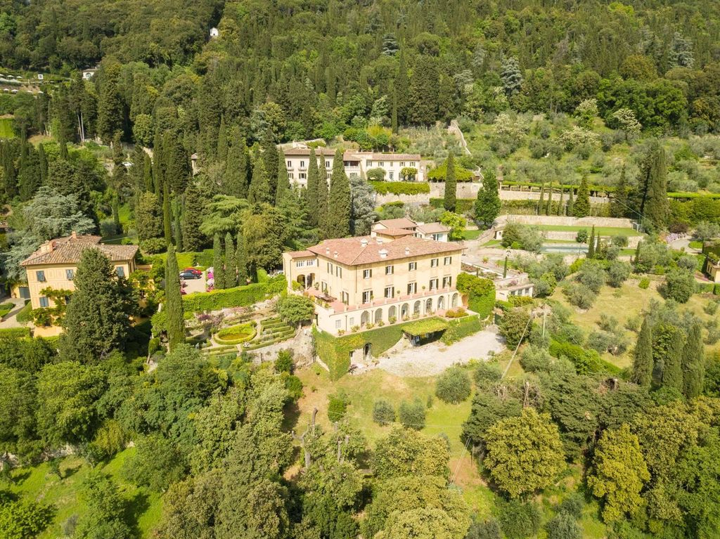 Prestigiosa Casa Indipendente di 480 mq in affitto Fiesole, Italia