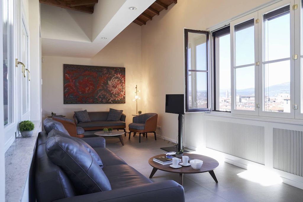 Prestigioso appartamento di 125 m² in affitto Firenze, Toscana