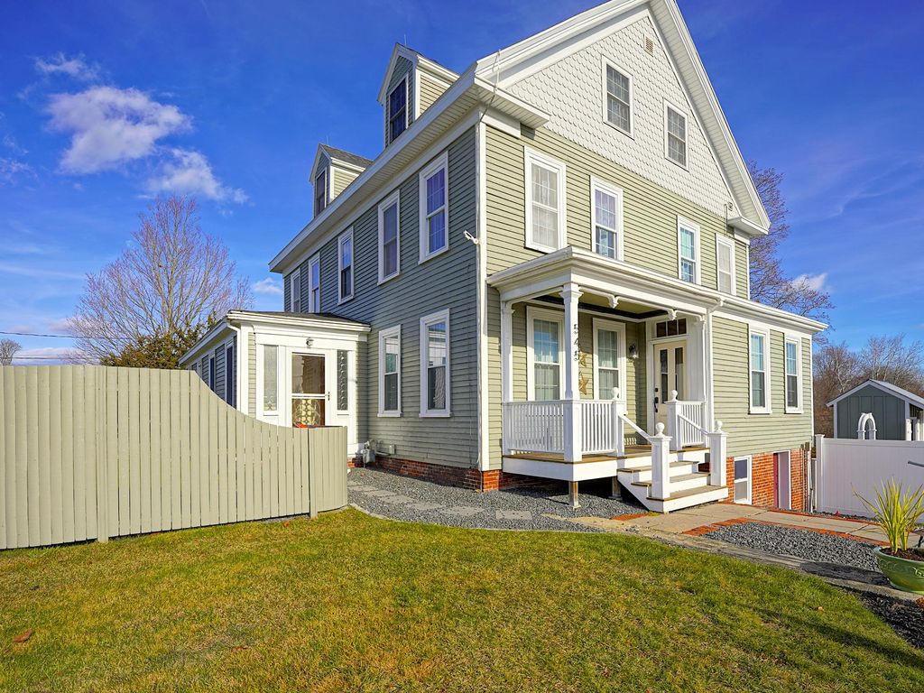 Luxury Detached House for sale in 545 Peverly Hill Road, Portsmouth, Rockingham County, New Hampshire