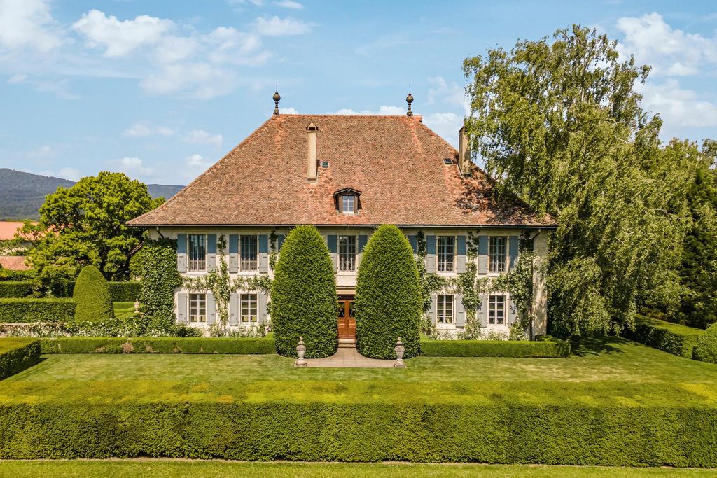 Luxury Detached House for sale in Cuarnens, Canton of Vaud 128945219