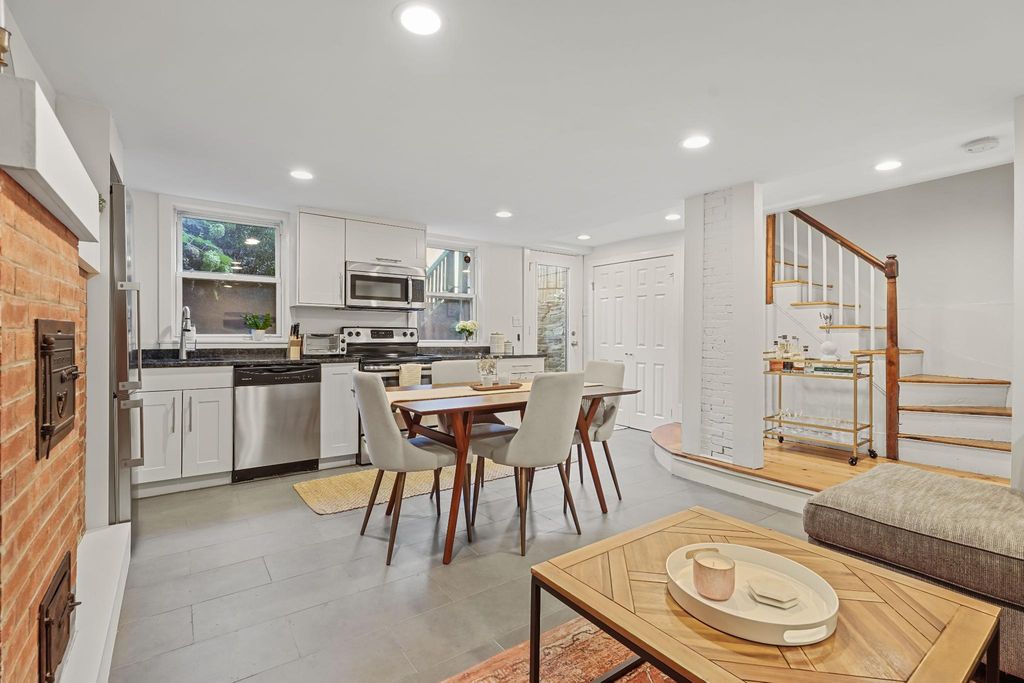 Luxury Flat for sale in Charlestown, Massachusetts