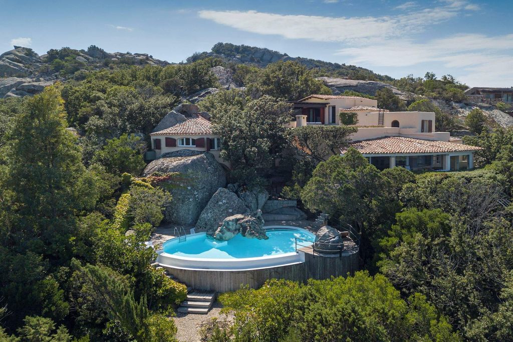 Prestigiosa Casa Indipendente di 550 mq in affitto Porto Cervo, Sardegna