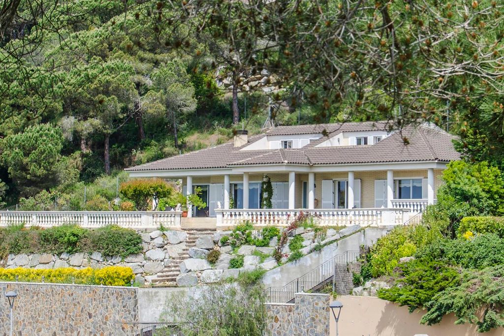 4 bedroom luxury Villa for sale in Cabrils, Spain 127818373