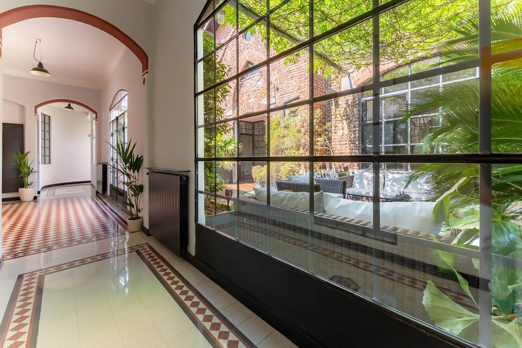 5-bed apartment, 590 m²