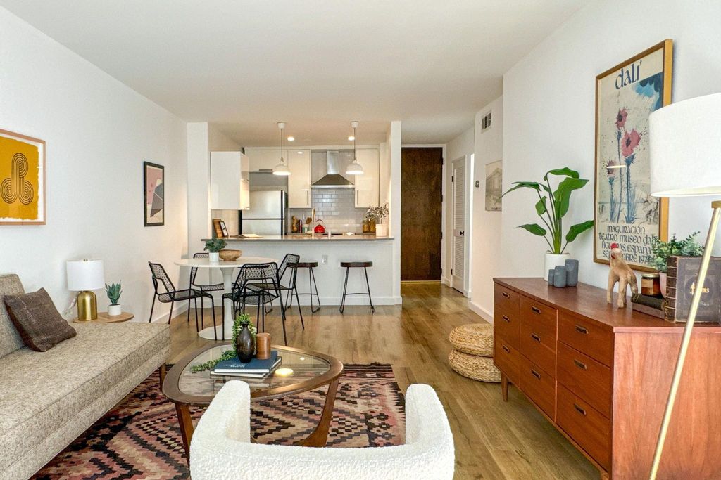1 bedroom luxury Apartment for sale in Los Angeles, California