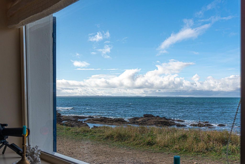 3 bedroom luxury Semidetached House for sale in Quiberon, France