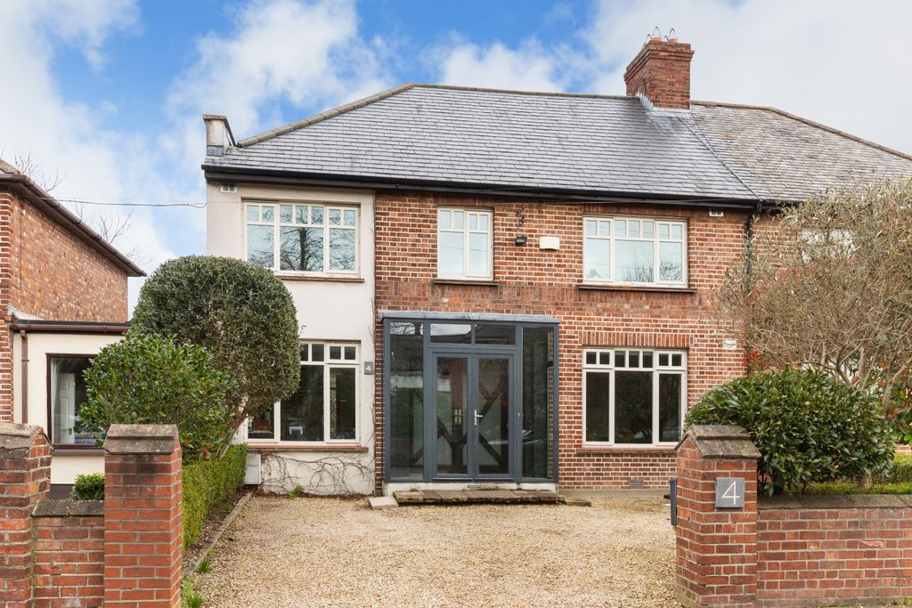 3 bedroom luxury Semidetached House for sale in Dublin, Leinster 129947309
