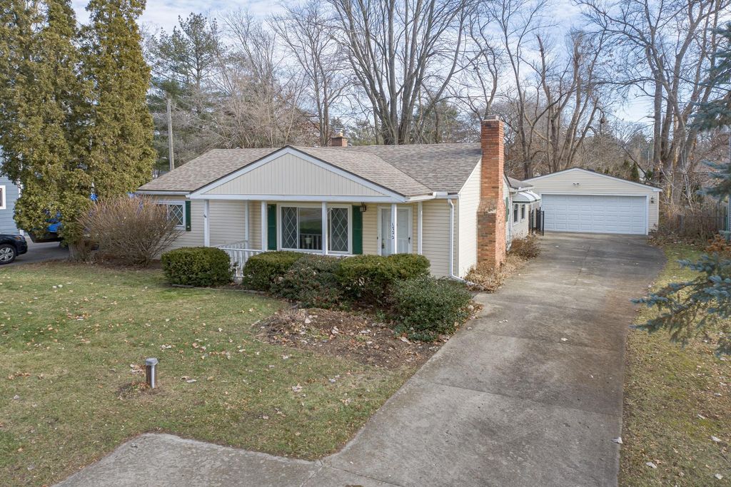 3 bedroom luxury Detached House for sale in Wolverine Lake, Michigan