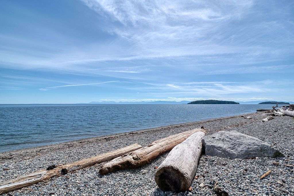 Luxury Detached House for sale in Sechelt, British Columbia - 132571641 - LuxuryEstate.com