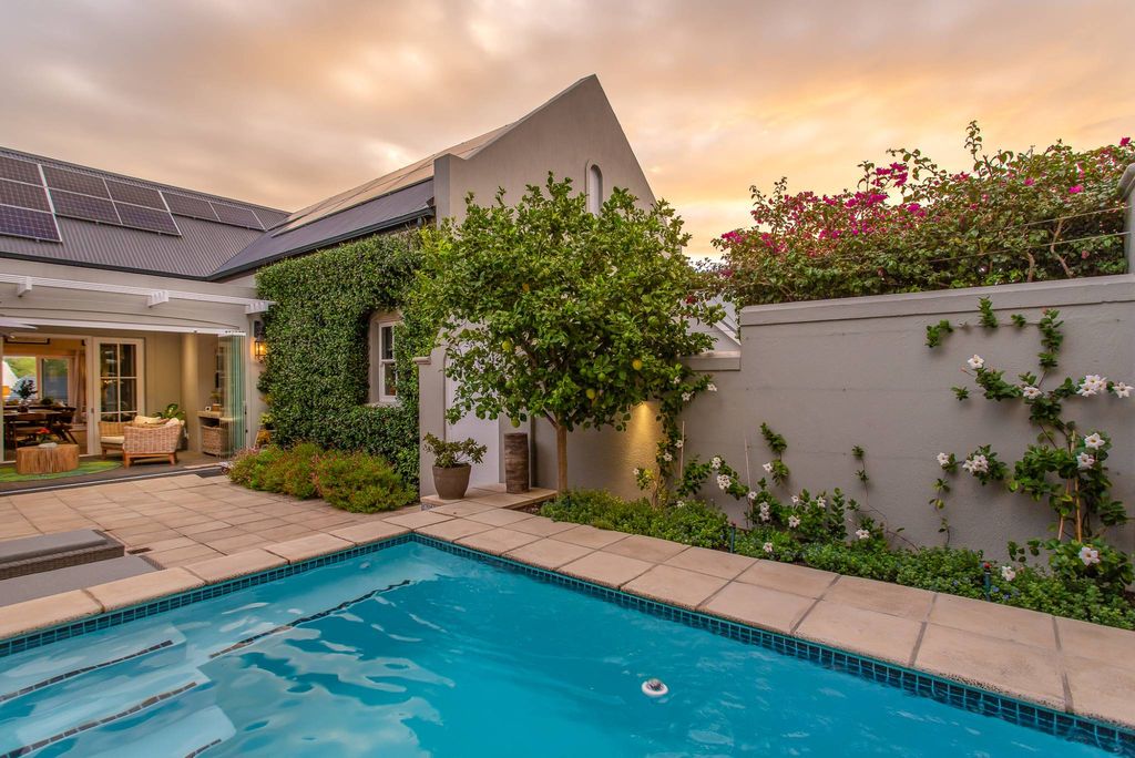 Особняк в продажа Franschhoek, ЮАР