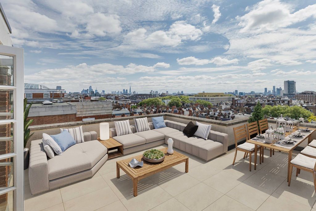 3 bedroom luxury Townhouse for sale in London, United Kingdom - 132320481 - LuxuryEstate.com