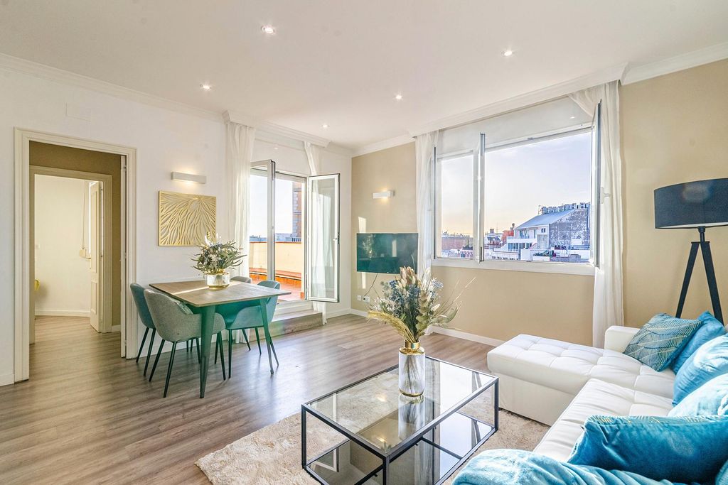 2 bedroom luxury Apartment for sale in Barcelona, Spain 117830145