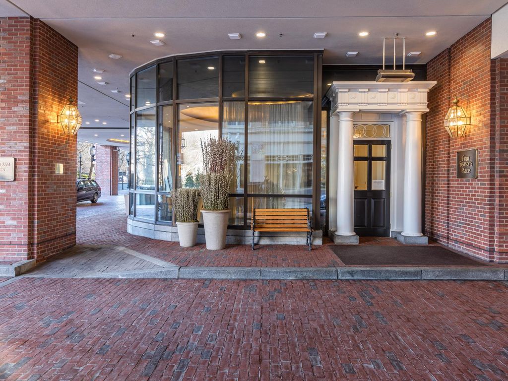 Luxury apartment complex for sale in 220 Boylston Street - Unit 1114, Boston, Suffolk County, Massachusetts
