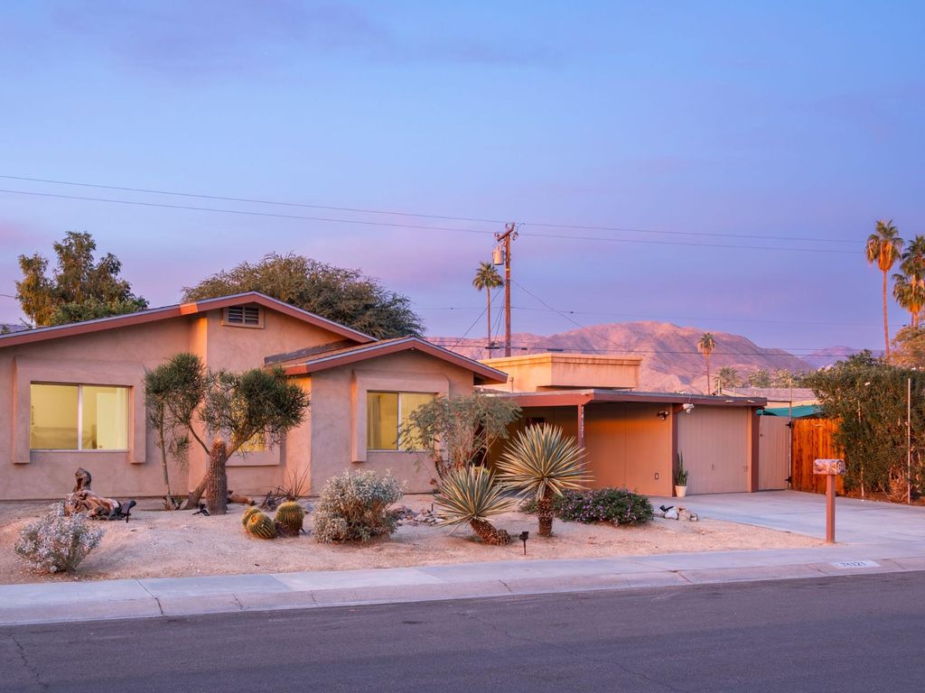Luxury Detached House for sale in 74121 Velardo Drive, Palm Desert, California