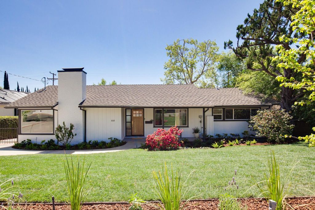 3 bedroom luxury Detached House for sale in Altadena, California